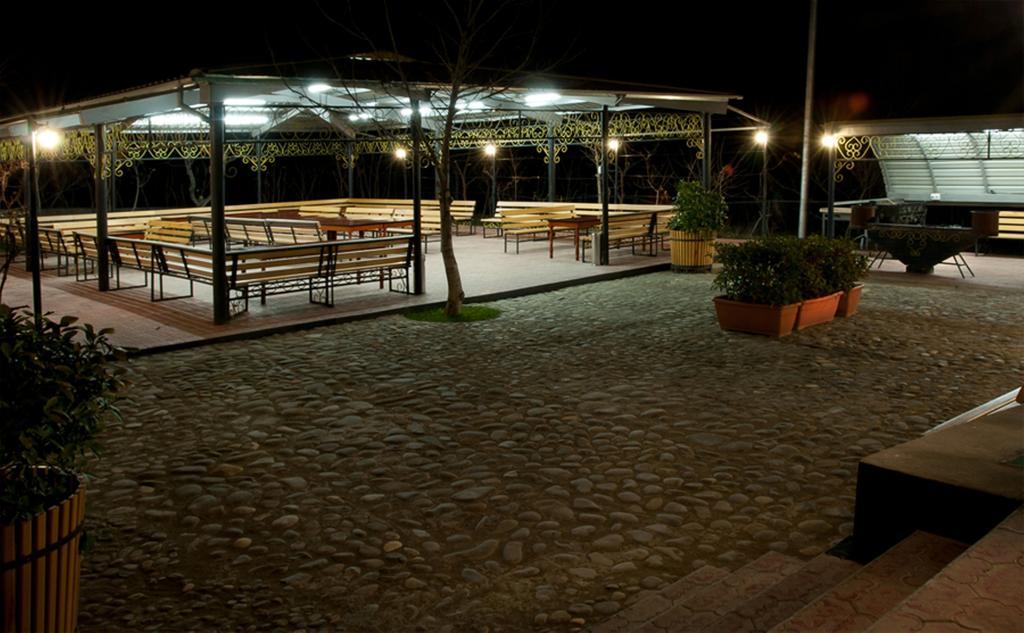 Dormitory Hualing Тбилиси Экстерьер фото