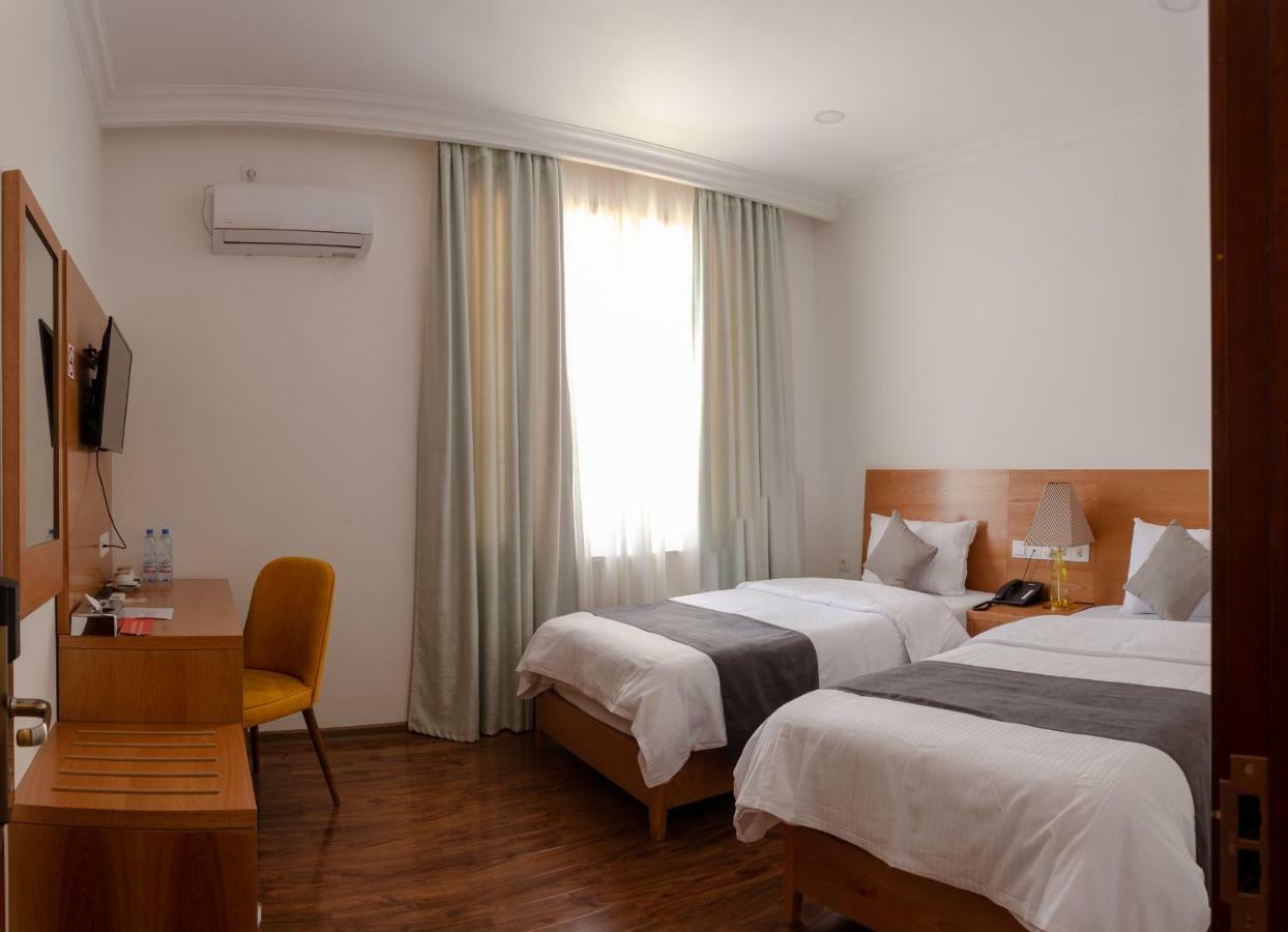 Dormitory Hualing Тбилиси Экстерьер фото
